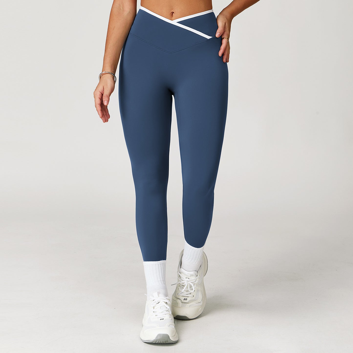 V-Waist Contour Leggings